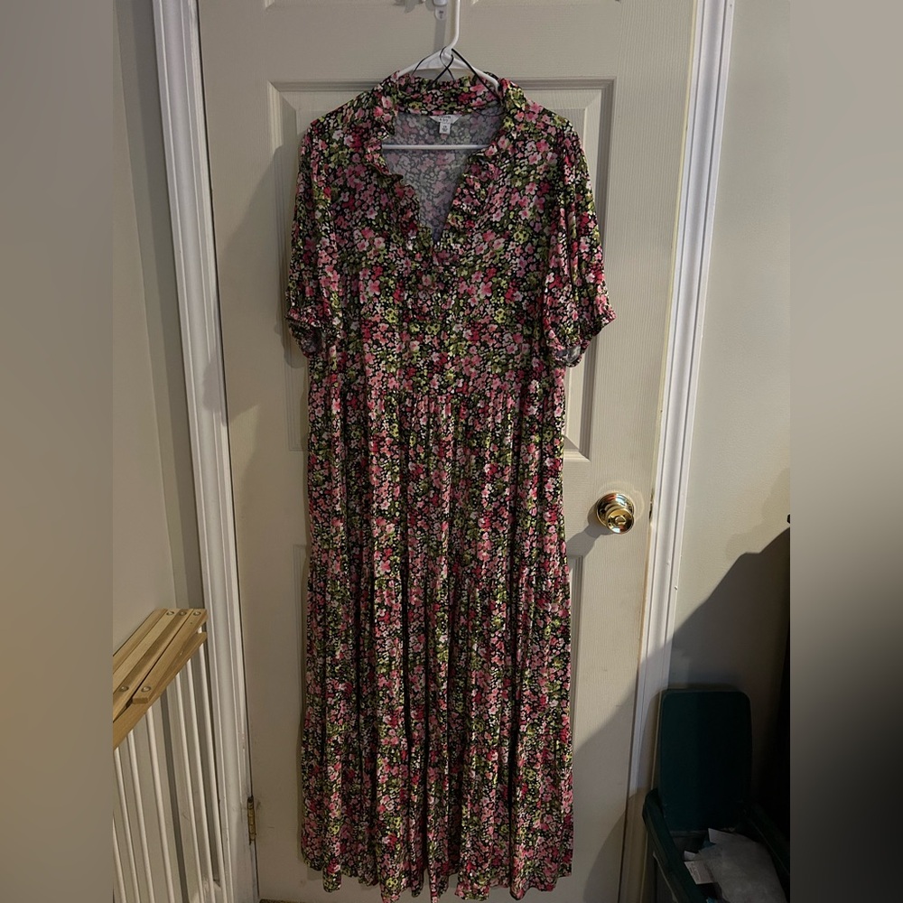Crown & Ivy Floral Maxi Dress